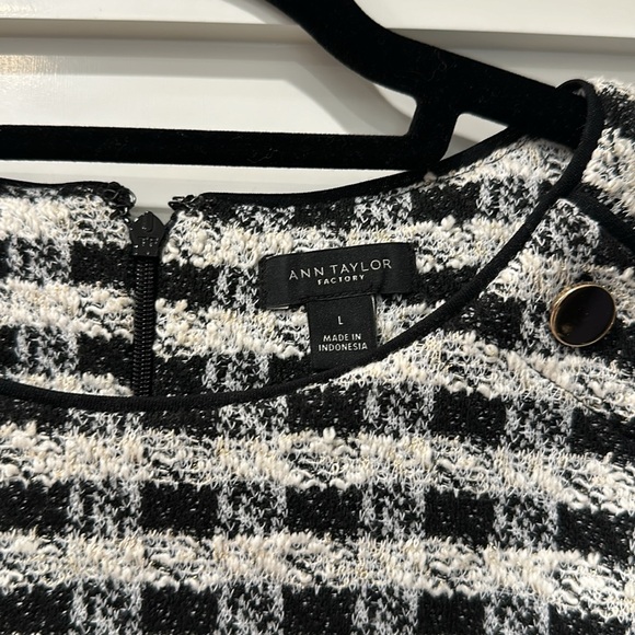 Ann Taylor houndstooth dress with gold flecks and buttons. - Picture 3 of 5